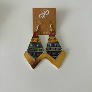 Plunder Abstract Design Diamond Shaped Dangling Earrings NEW